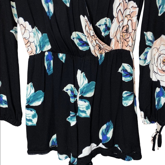 Kendall & Kylie Black Floral Romper Small - Picture 8 of 16
